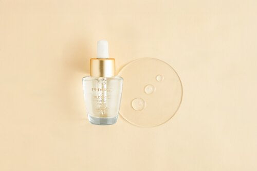PHYRIS
BLOSSOM
LIFTING DROPS
Lifting. Rejuvenation. Ageless.