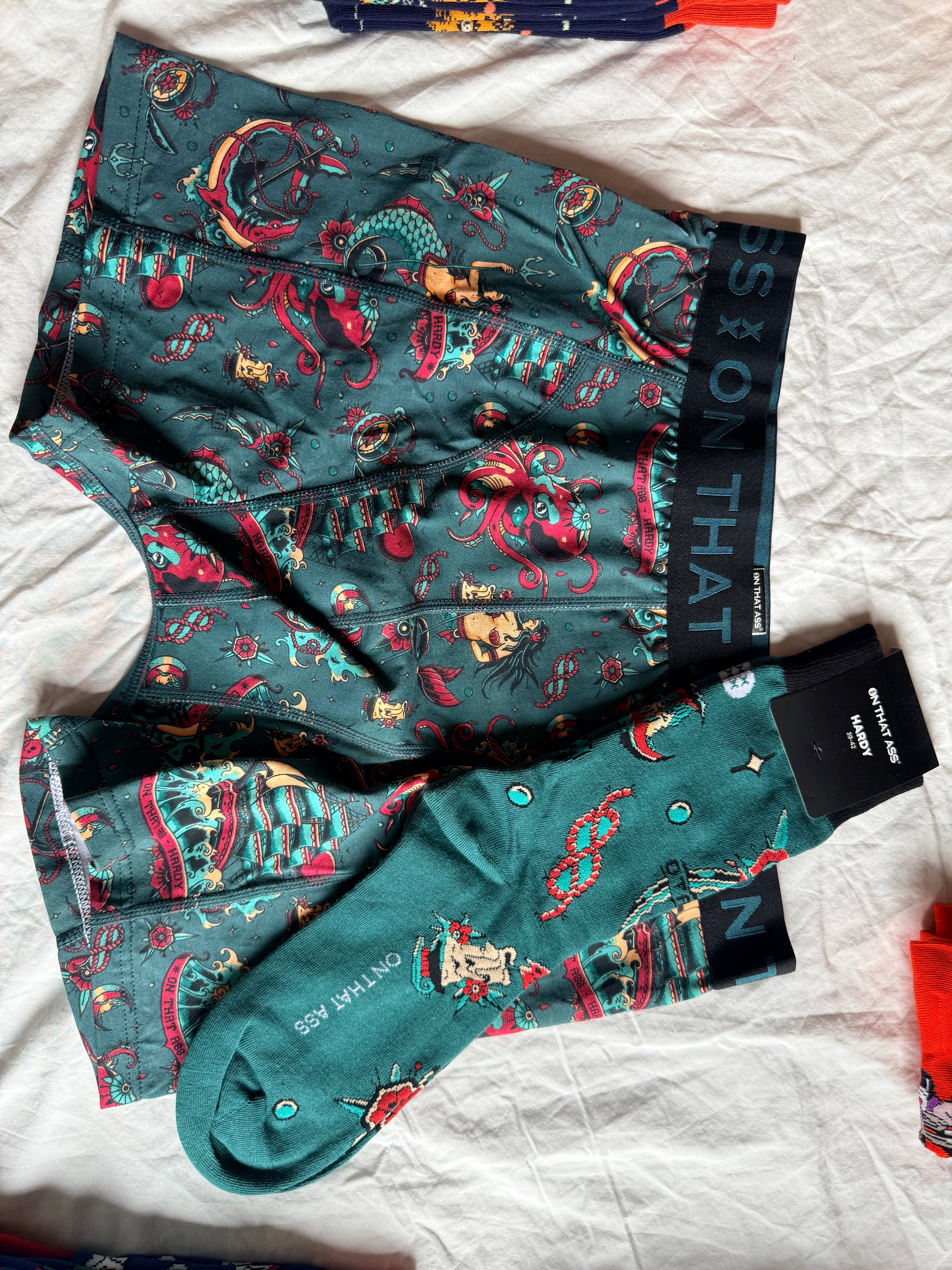 On that ass boxer maat L met bijpassende sokken