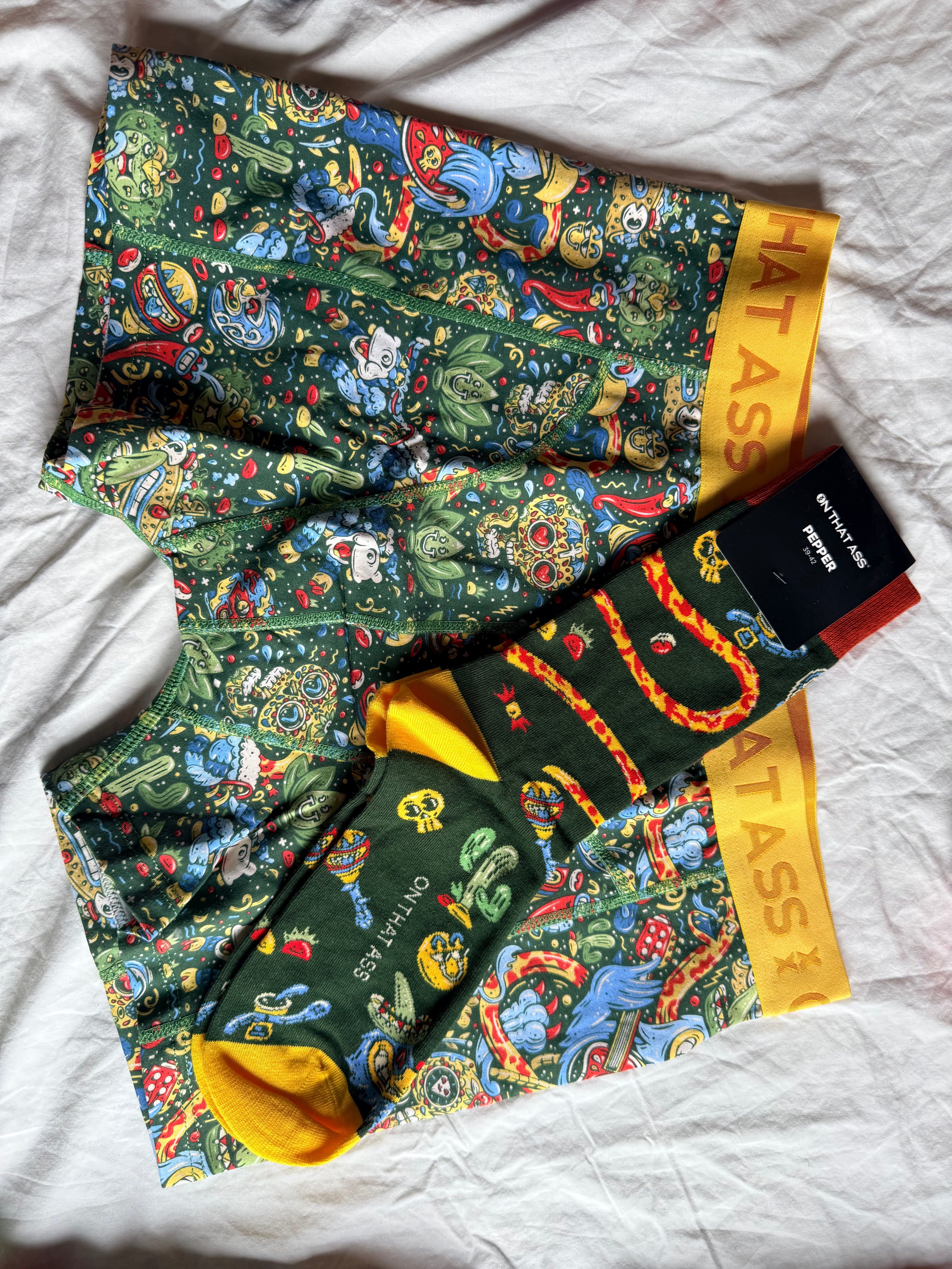 On that ass boxer maat L met bijpassende sokken